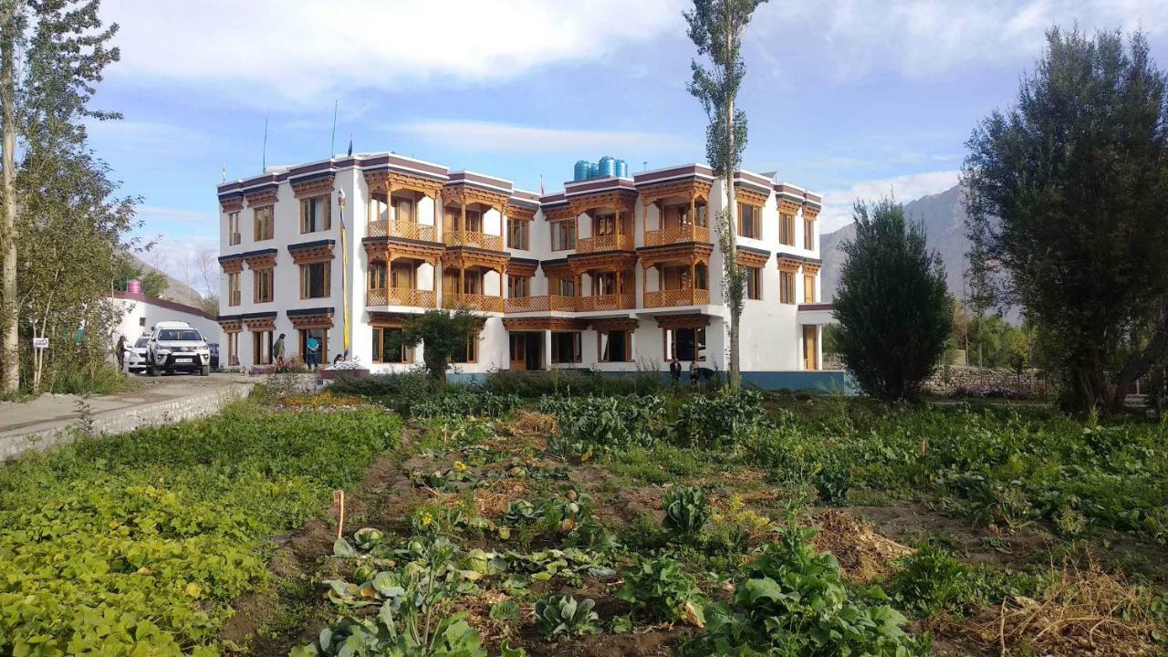 Hunder Residency Hotel Leh Exterior photo