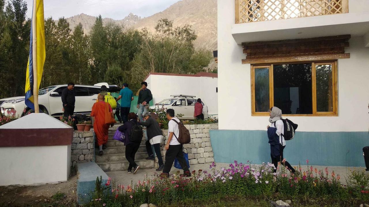 Hunder Residency Hotel Leh Exterior photo